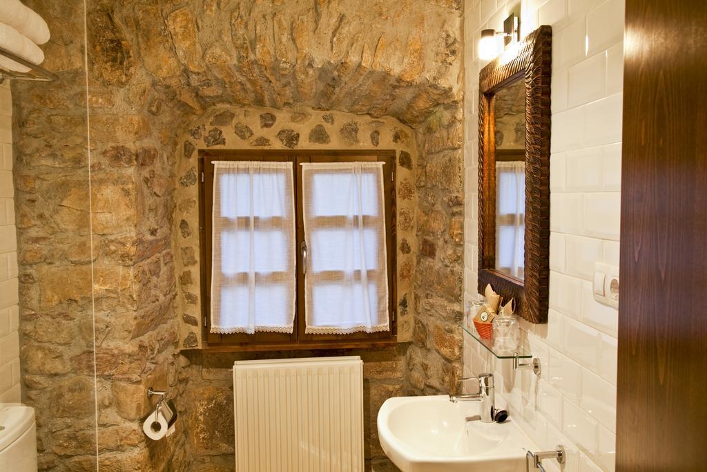 Hotel Casona Cuervo San Tirso de Candamo Exterior photo